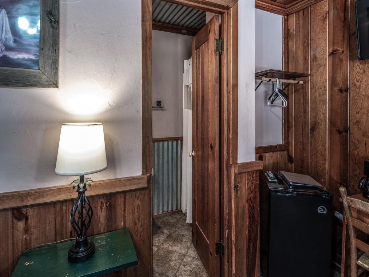 Apache Village Cabinette 13, Queen Bed, Midtown, Sleeps 2 鲁伊多索 外观 照片